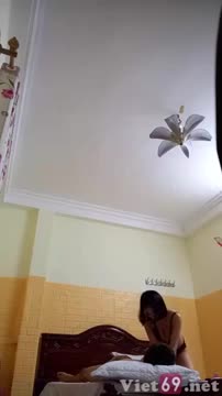 Quay lén lên giường với tình nhân massage