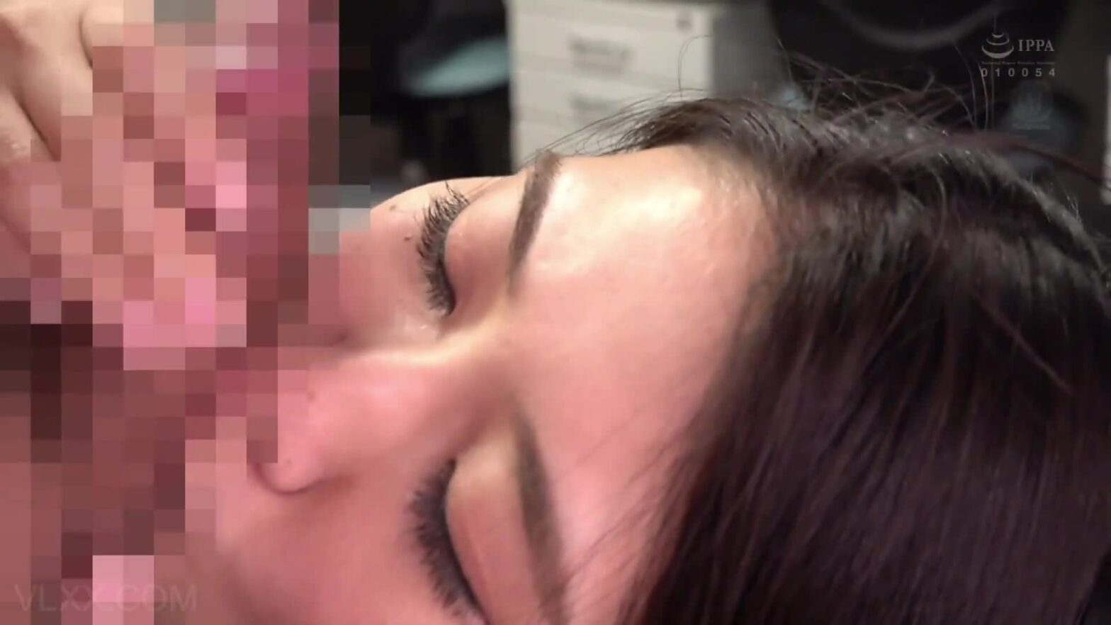 Vợ Trả Thù Chồng Bằng Đụ Tiền Bối