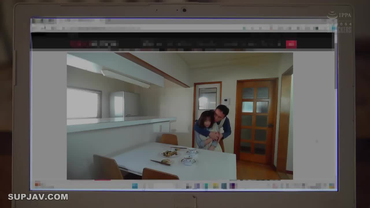 Cô vợ tâm sự với thầy dạy nấu ăn về việc người chồng thích xem hơn thì gặp ngay máy dập